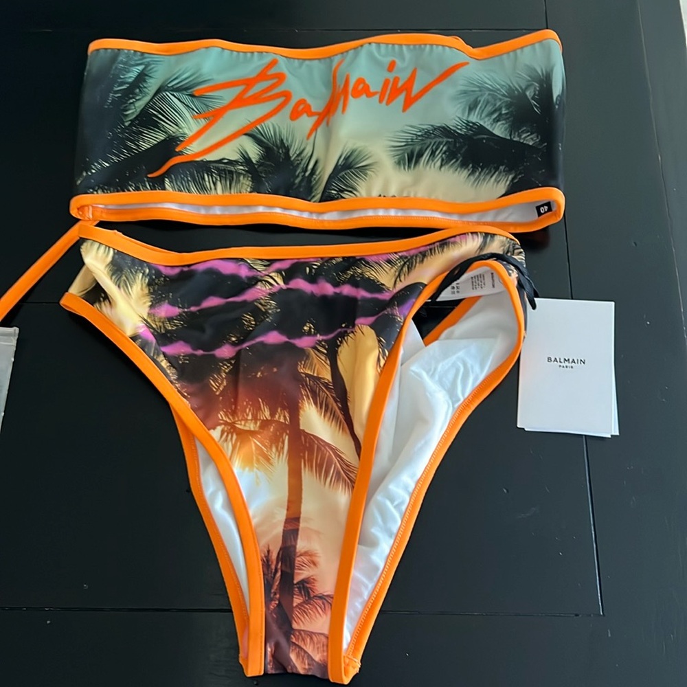 Balmain sunset print with logo orange. Size IT 44, US Medium.